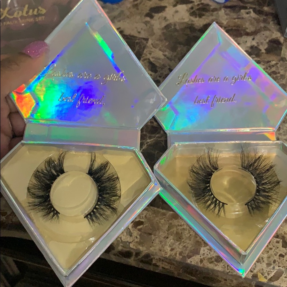 Eye lashes